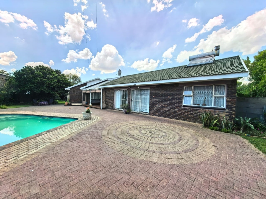 4 Bedroom Property for Sale in Vaalpark Free State
